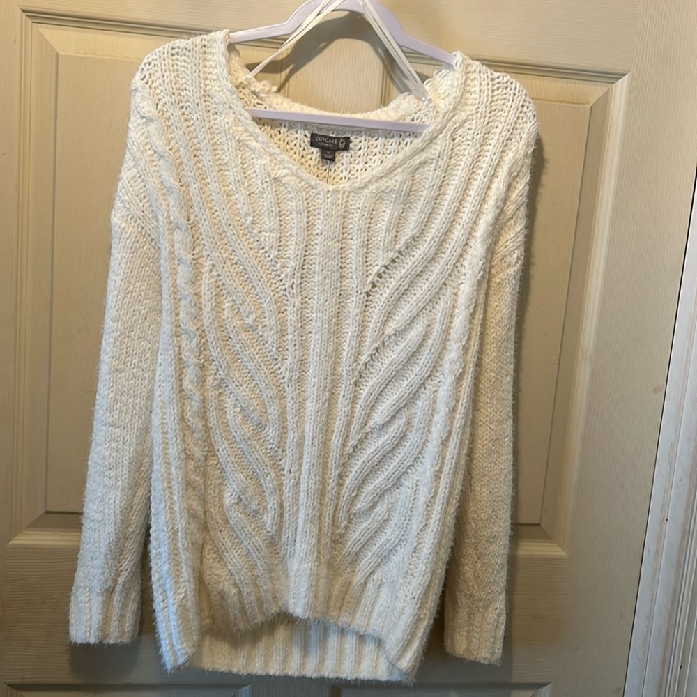 medium v- neck ivory sweater